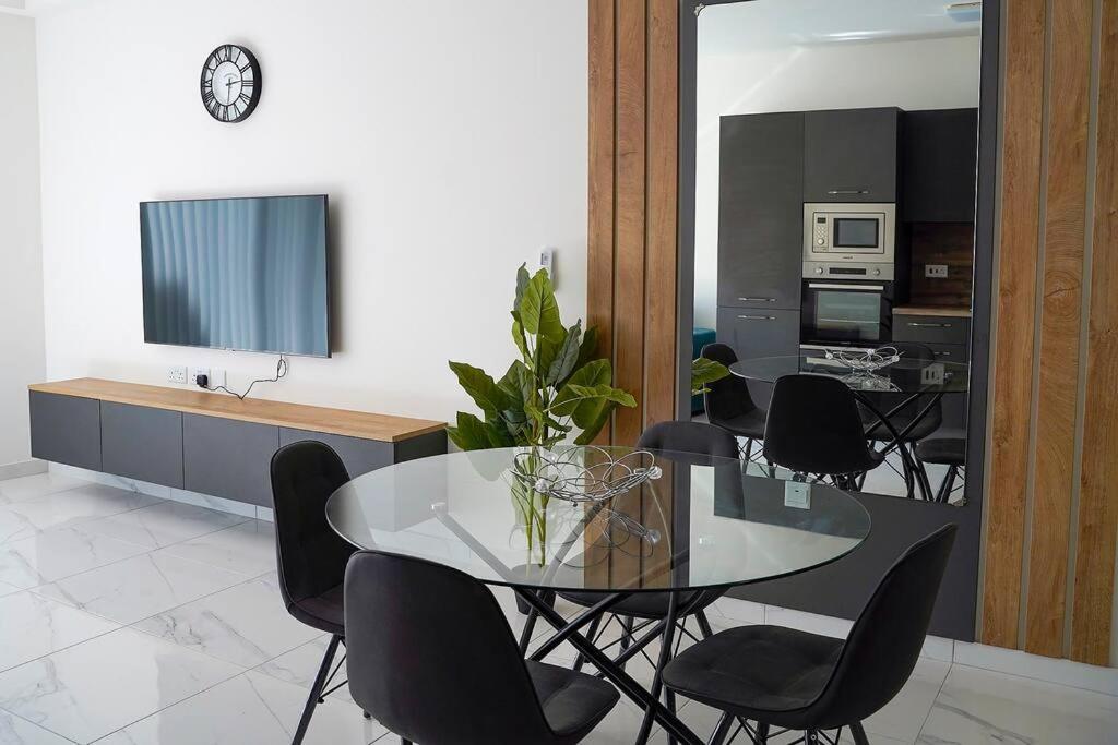 Luxurious Apartment Next To The Sea Gzira Extérieur photo